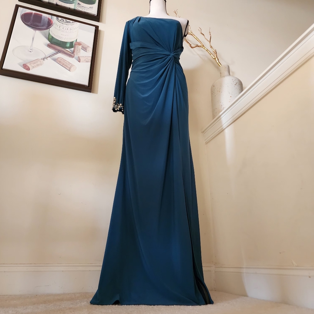 š„Mac Duggal Elegant One-Shoulder Teal Evening Gown with sleeve embellishment. - Picture 5 of 17